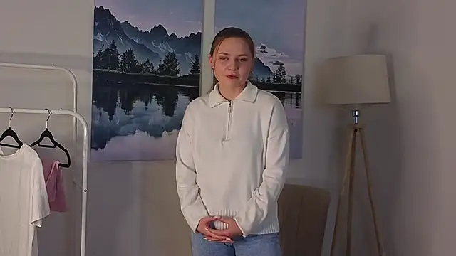 RhodaWerra online show from March 14, 8:37 am