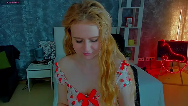 Shiny Liss online show from April 18, 1:52 am