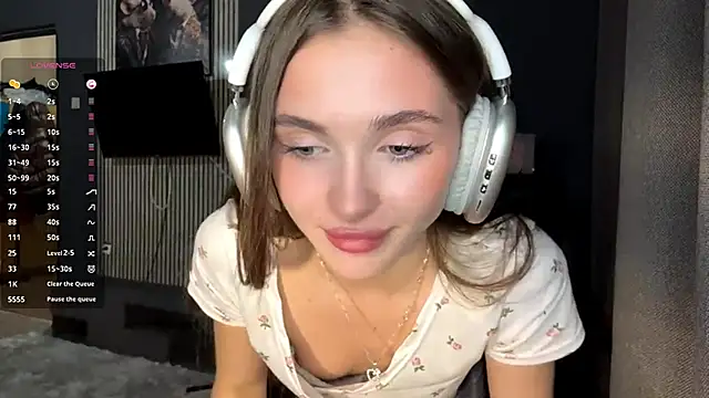 Veluxe online show from March 23, 4:13 pm