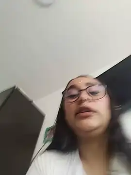 Mia skyy18 online show from July 10, 7:36 pm