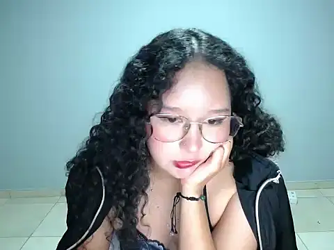 littlelion18 online show from May 9, 9:11 am