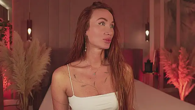 SerenaWest  online show from April 8, 3:47 pm