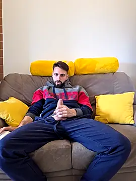 AmicisegretiITA online show from April 14, 9:31 am