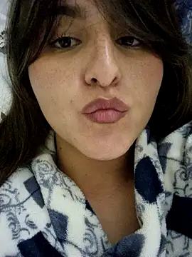 rafaella stefano online show from April 4, 2:10 am