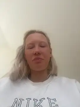 LeniMaria online show from May 4, 5:06 pm