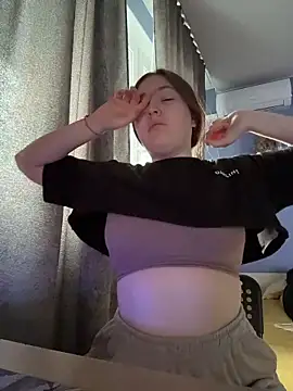 charmingggirl online show from April 3, 5:05 am