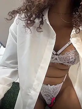 CurlyOopsieXXX online show from June 30, 9:36 pm