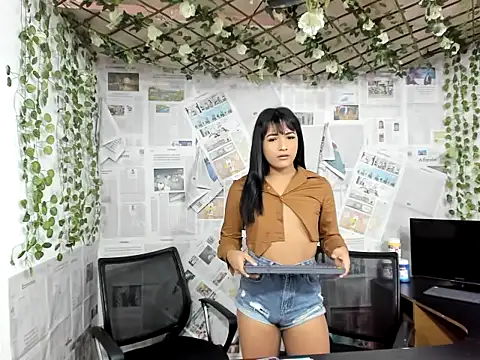 Nahomi hot 77 online show from June 18, 1:16 pm