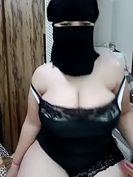 queen lily online show from June 21, 6:12 pm