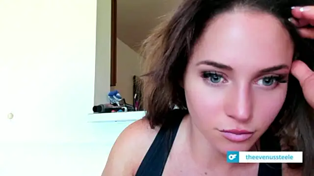 Snapshot of theevenussteele chatting on June 6, 1:17 pm theevenussteele online show from June 6, 1:17 pm