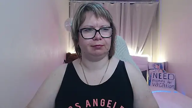 BonnnyBoobsy online show from May 23, 6:50 pm
