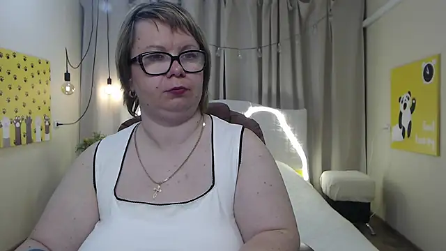 BonnnyBoobsy online show from May 11, 4:04 pm