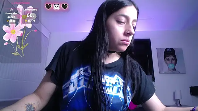 Melannyy V online show from June 16, 1:12 pm