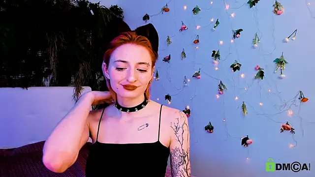 Kira  Cutie online show from May 15, 11:18 pm