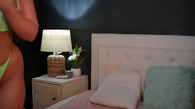DaliaParis online show from August 3, 8:36 pm