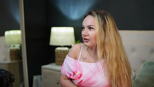 DaliaParis online show from July 6, 8:33 pm