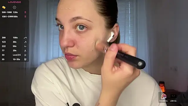 1Kellynaive online show from May 30, 3:31 pm