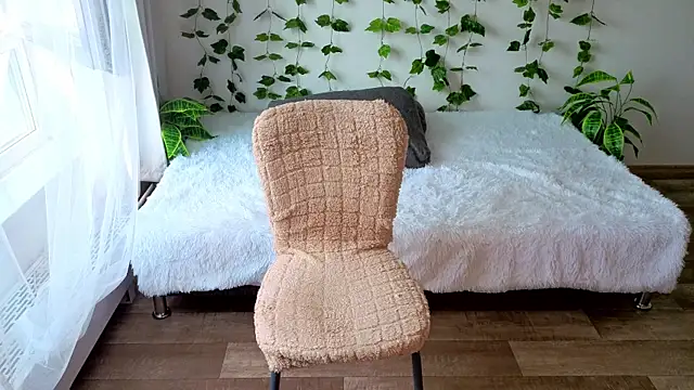 MonikFoxi online show from June 16, 4:35 am