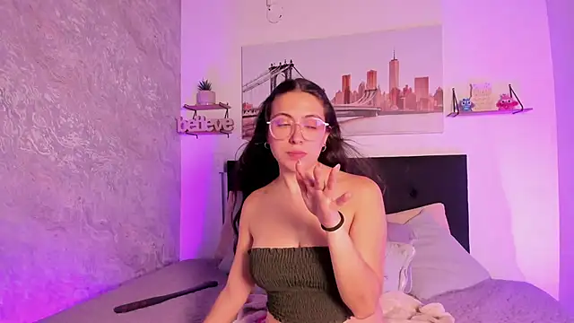 SofiaLujan  online show from June 18, 11:53 pm