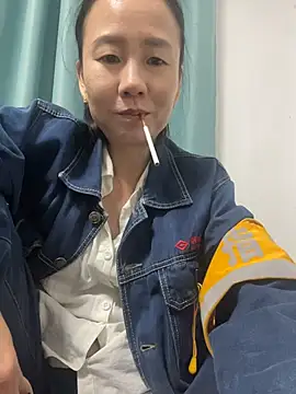 lilysister66 online show from July 17, 8:12 pm