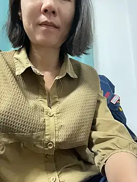 lilysister66 online show from July 8, 5:26 pm