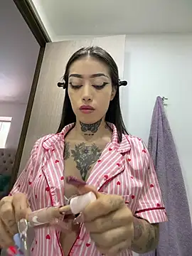 Ellelie 77 online show from July 12, 2:51 pm