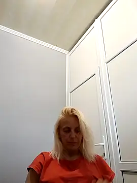 MiaLove183 online show from July 21, 1:45 pm