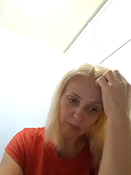 MiaLove183 online show from July 14, 1:27 pm