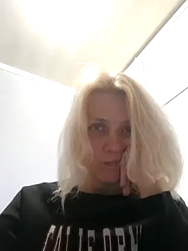 MiaLove183 online show from April 2, 2:03 pm