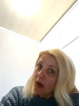 MiaLove183 online show from April 10, 11:49 am