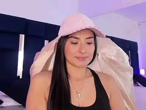 velvetlunaa  online show from April 27, 1:08 pm