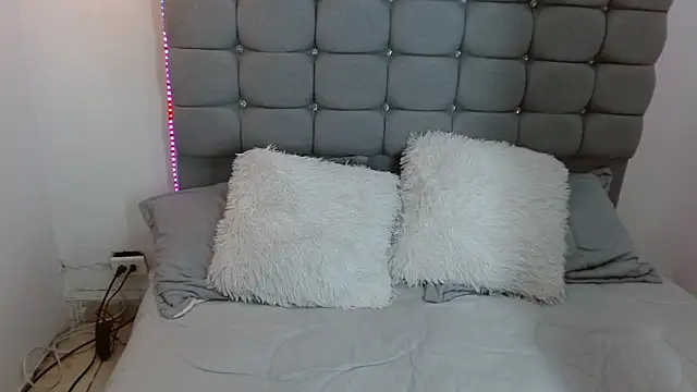 Ariana luxx  online show from March 25, 2:31 pm