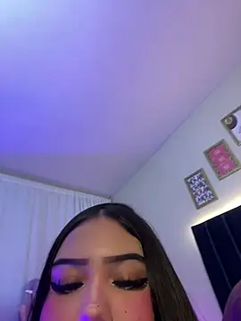 dollsweety19 online show from July 17, 2:05 am