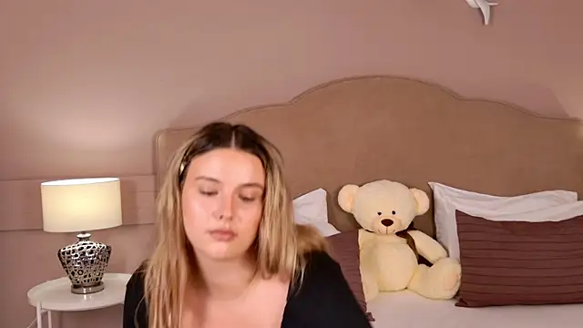 CharlotteAtwoood online show from August 4, 4:46 pm