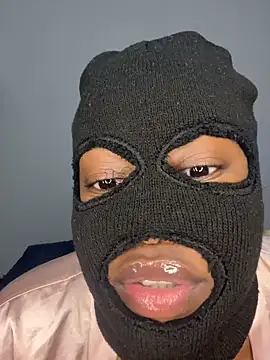 xxxchocolatepussy online show from July 18, 11:40 pm