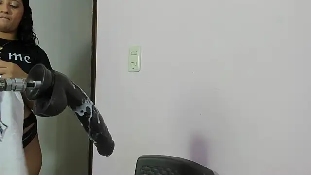veronica bigass online show from June 30, 8:08 pm