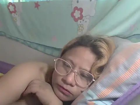 PinayChristine online show from June 9, 7:41 am