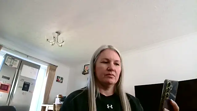 EmberSinn online show from April 30, 12:54 pm