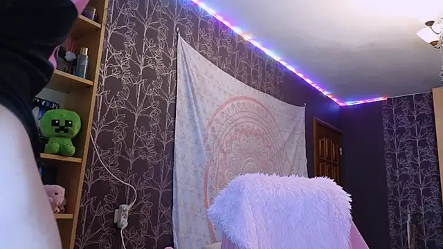 baby onface online show from July 28, 8:52 pm
