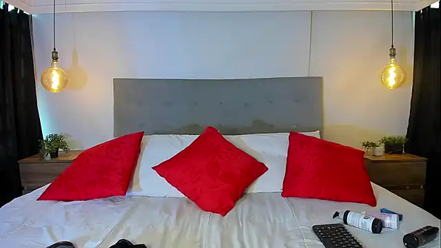 Naomi Doll  online show from July 28, 9:14 pm