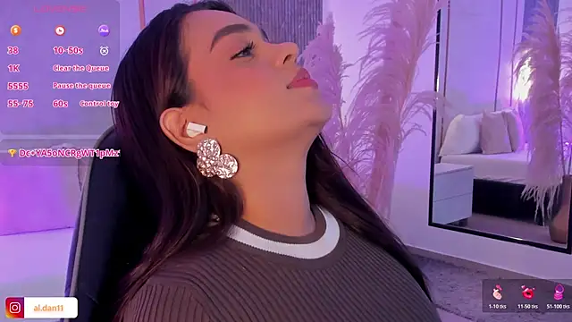 alana dantes  online show from June 2, 7:48 pm