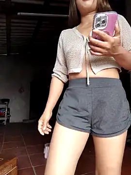 xinhxinh-cute online show from May 18, 4:07 am