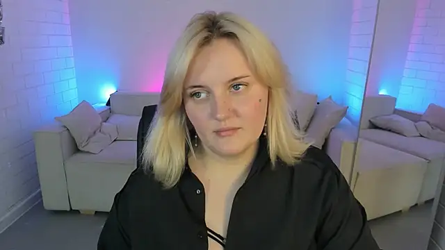 KathyBriggs online show from March 28, 8:36 am