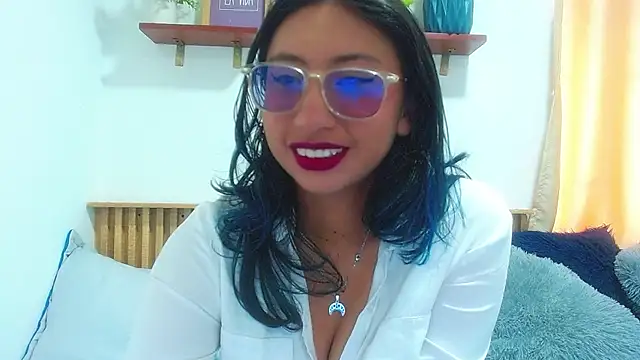 Violet 2003 online show from May 7, 2:10 pm