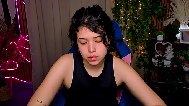 MariaHadson online show from March 30, 2:05 pm