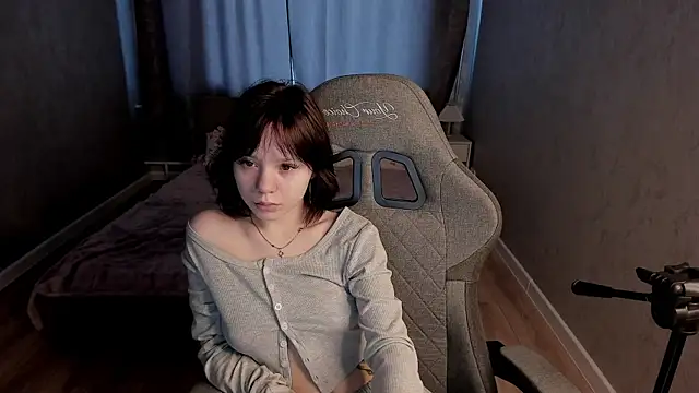 Loly Cuttie online show from May 28, 1:03 am