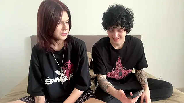 DreamyPair online show from July 17, 8:08 am