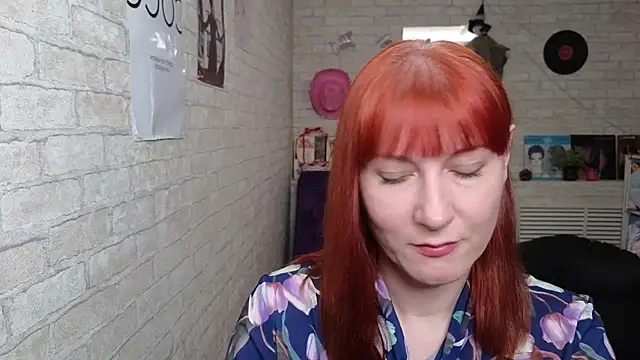 Cleo Cosmik online show from March 30, 6:35 am