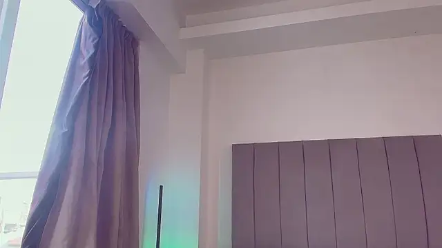 leonienoire online show from June 3, 1:12 pm