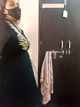 Miss Noor   online show from May 17, 10:36 am